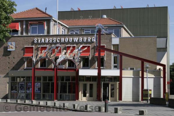 schouwburg_buiten_a.jpg