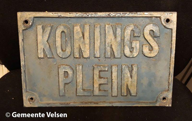 Sn 11: Straatnaambord Koningsplein