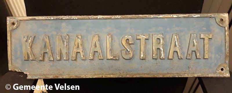 Sn 9: Straatnaambord Kanaalstraat