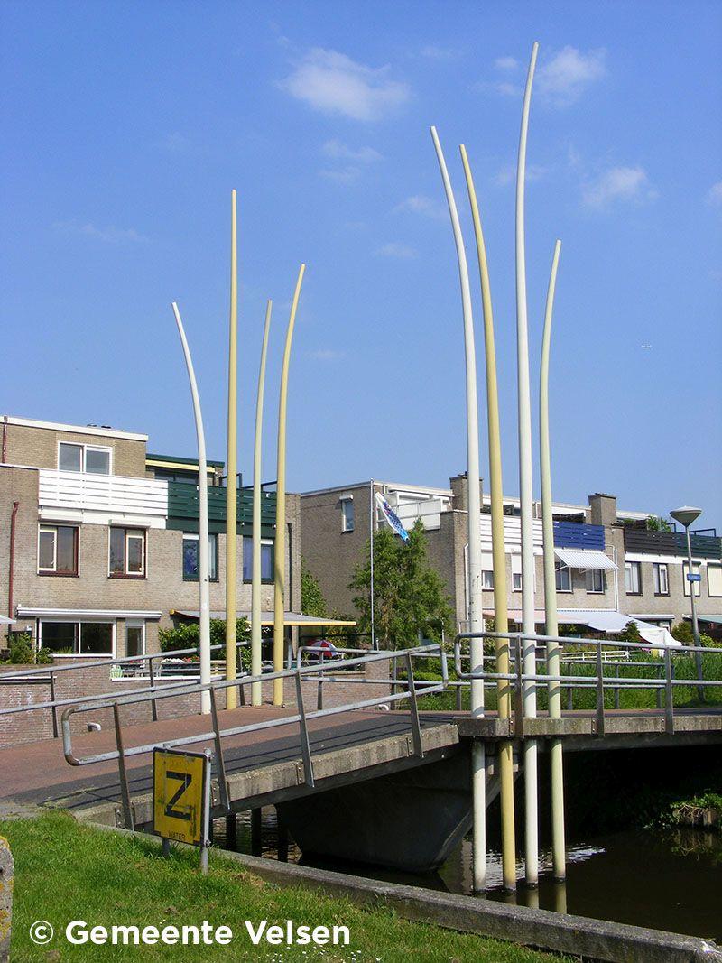 Foto van Kunstbrug (Sluisbrug) - IJsschotsen en riet