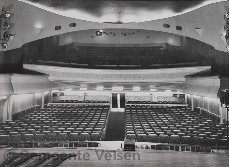 Schouwburg binnen